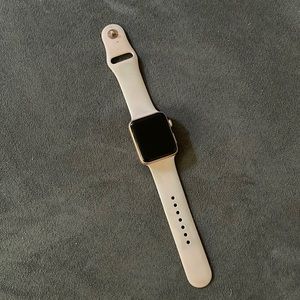42mm Series 3 Rose Gold Apple Watch